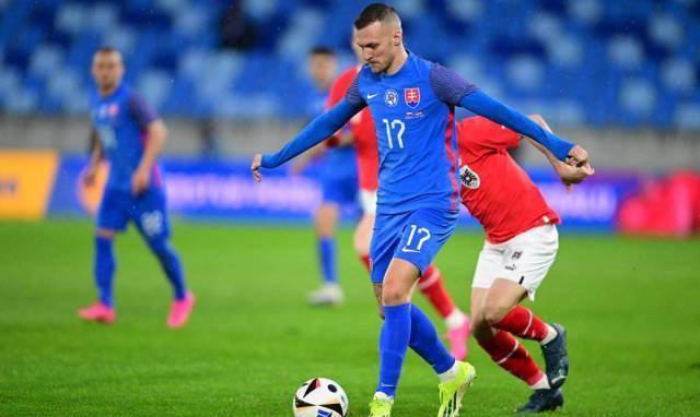 关于土耳其队在客场不敌冰岛队，吞败仗，振奋人心的信息