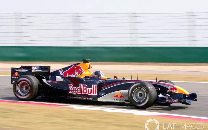 开云体育-关于雷诺车队翻盘红牛车队，汉密尔顿惊艳四座的信息