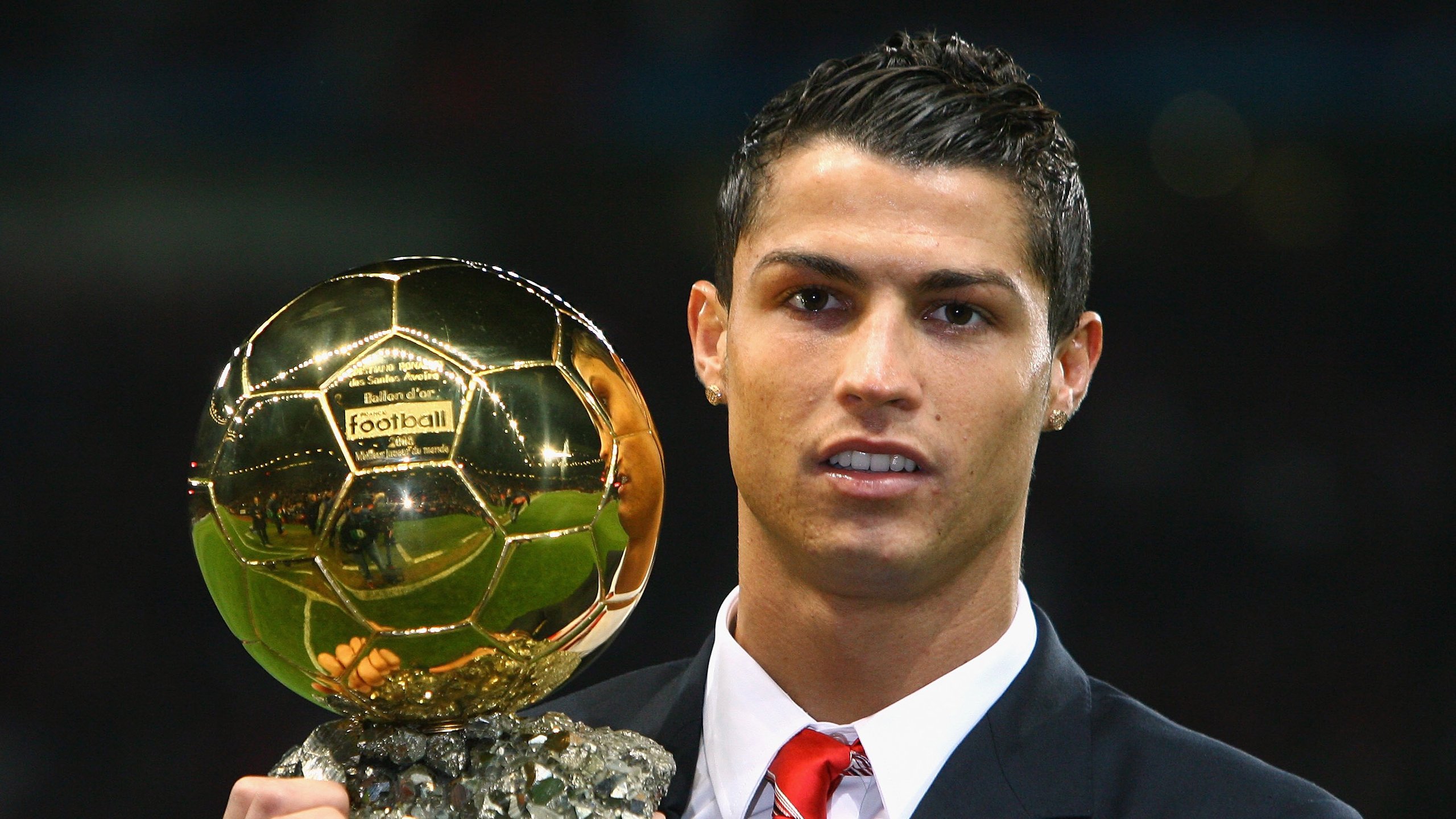 压哨绝杀!深圳塔图姆一球定江山,逆境中的英雄主义