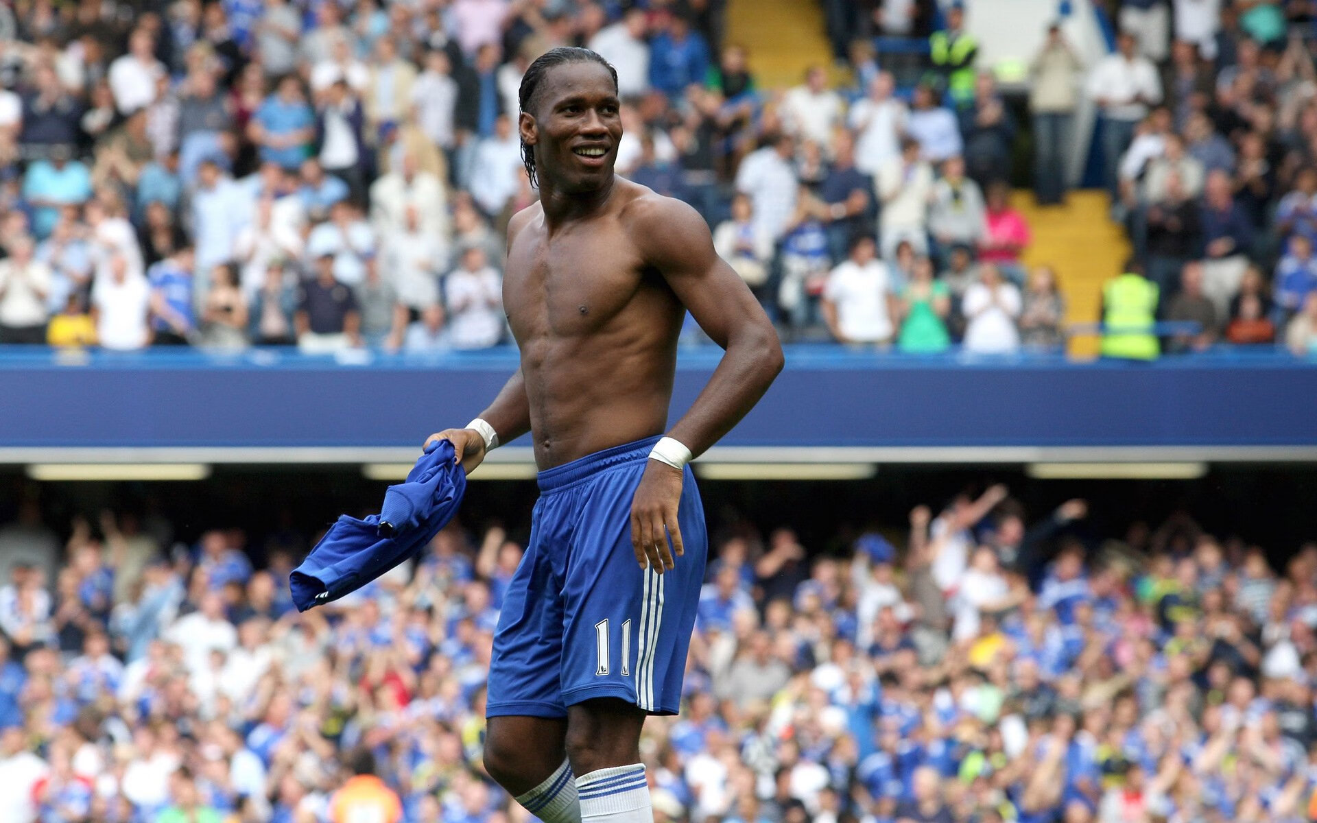 开云体育下载-冰与火的淬炼，在宿命目光下，米切尔的登基之夜